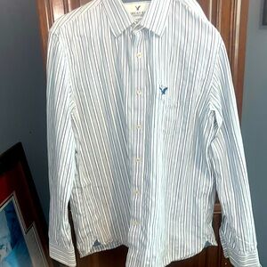 Men’s American Eagle outfitters striped button up